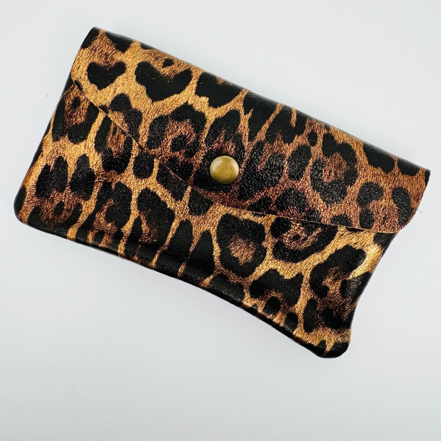 Pochette porte-monnaie en cuir irisé léopard camel