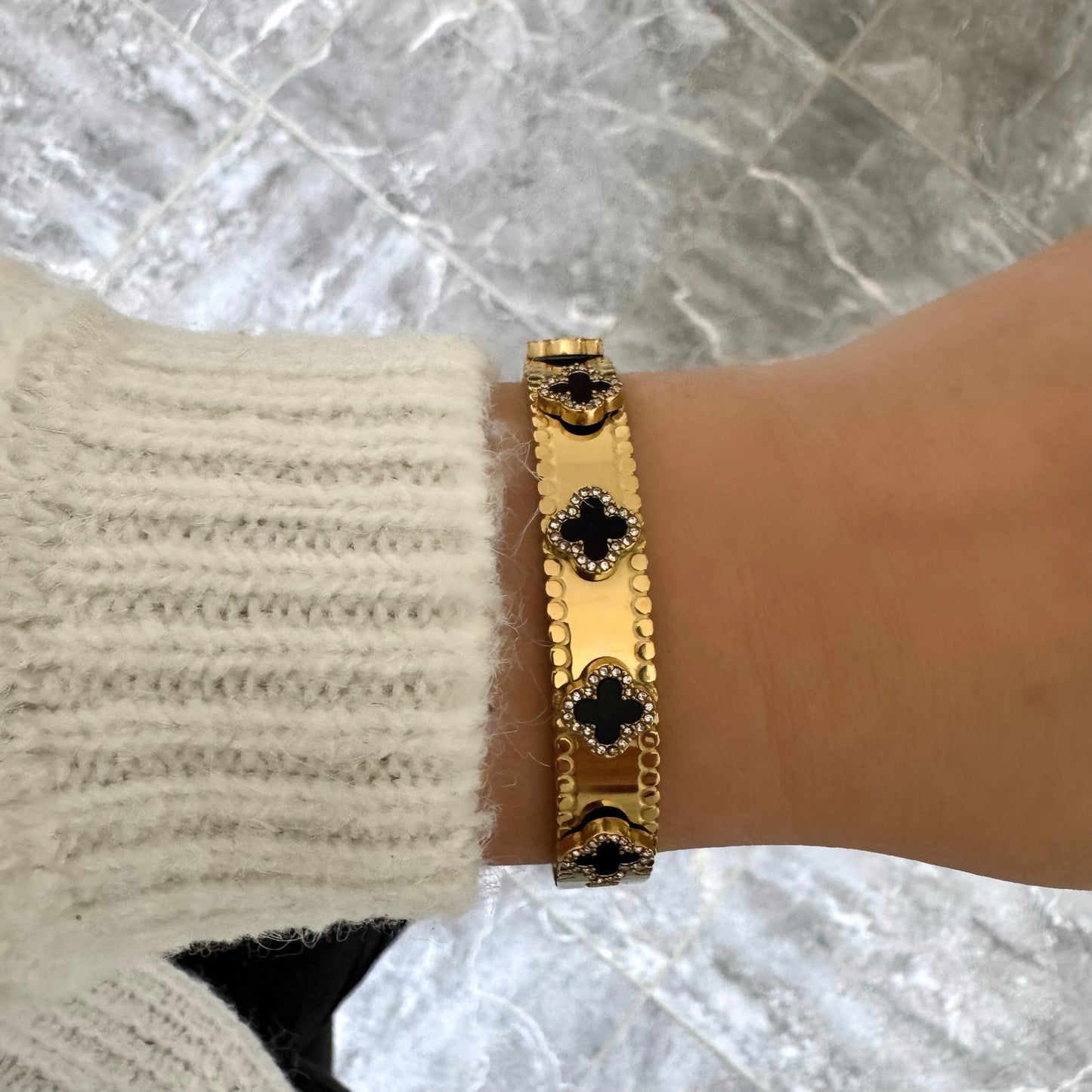 Bracelet jonc Maelya noir strass